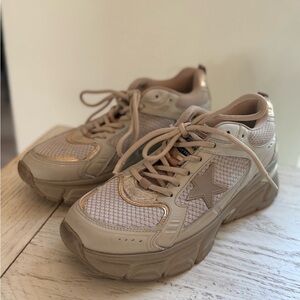 Golden Goose- Women's Lightstar in beige/gray/metallic gold sneakers